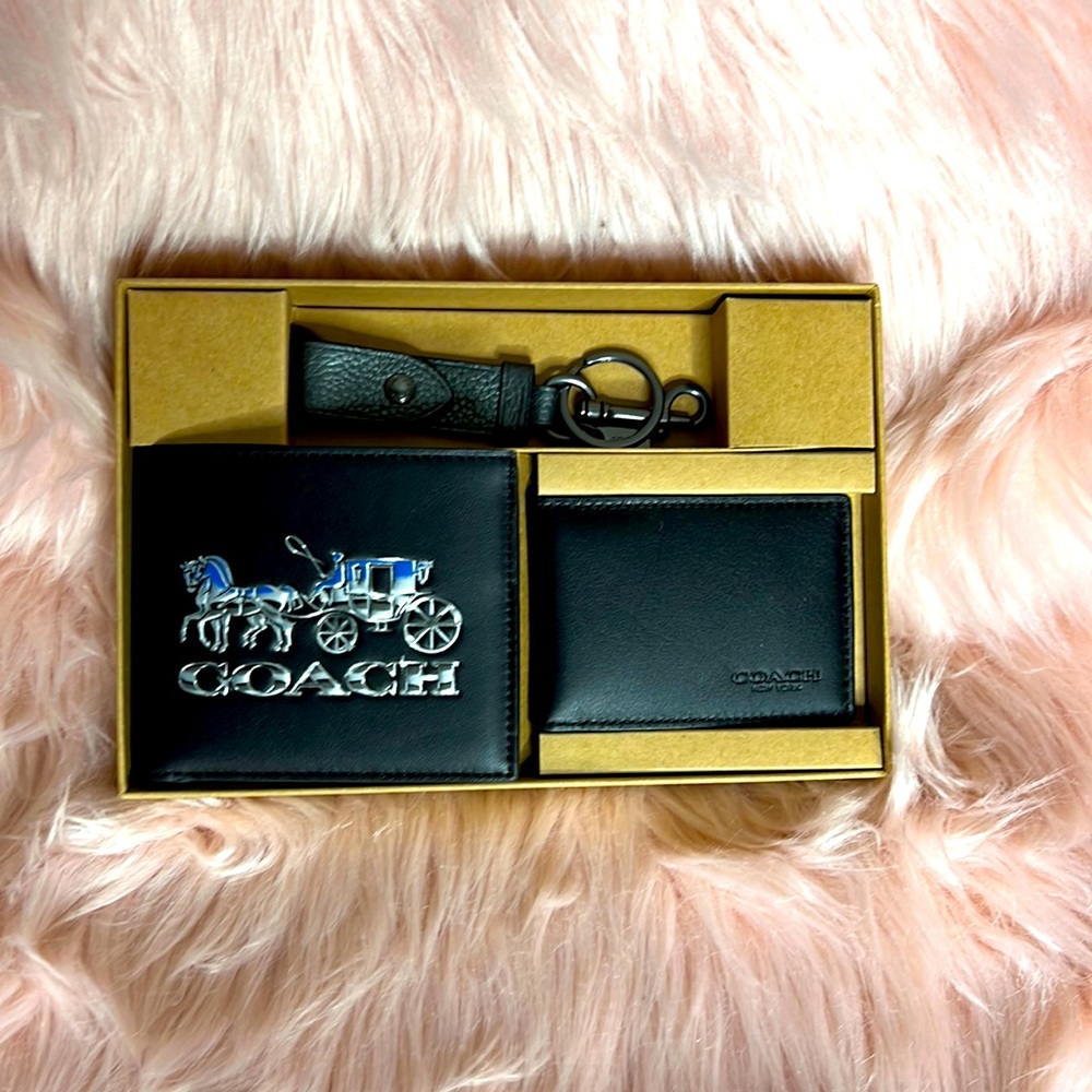 BNWT Coach Men’s Wallet Gift Box